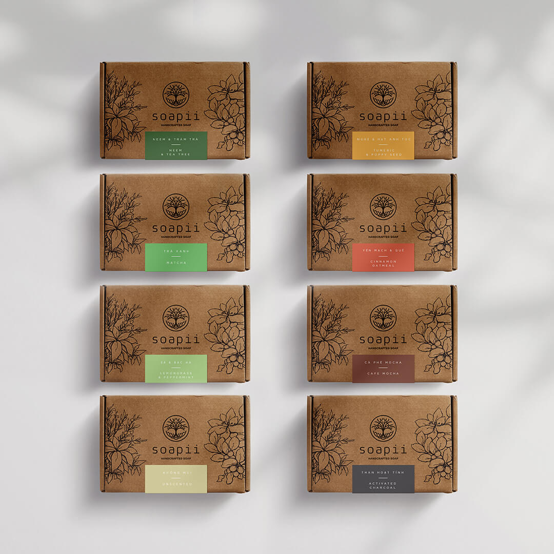 Potlačené škatule odlíšené farebnými nálepkami